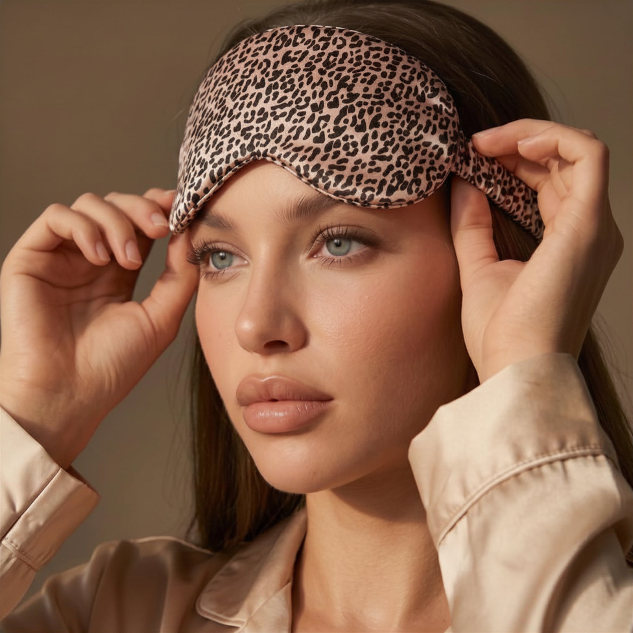 Jedwabna opaska na oczy do spania – LEOPARD | LE SILQUE