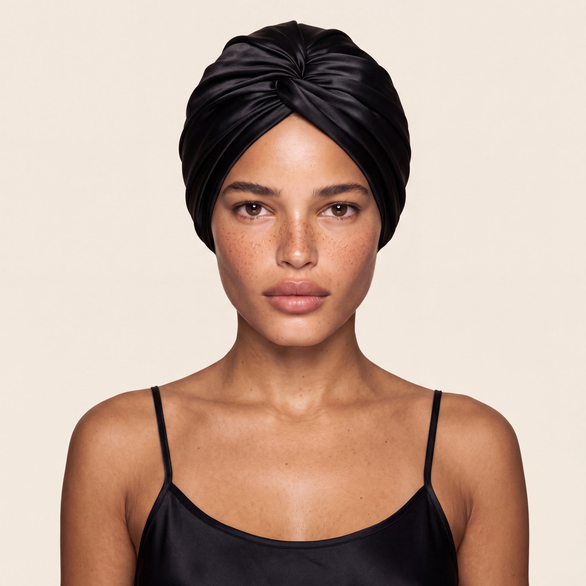 Jedwabny turban na włosy BLACK – 100% jedwab morwowy 22 momme | LE SILQUE