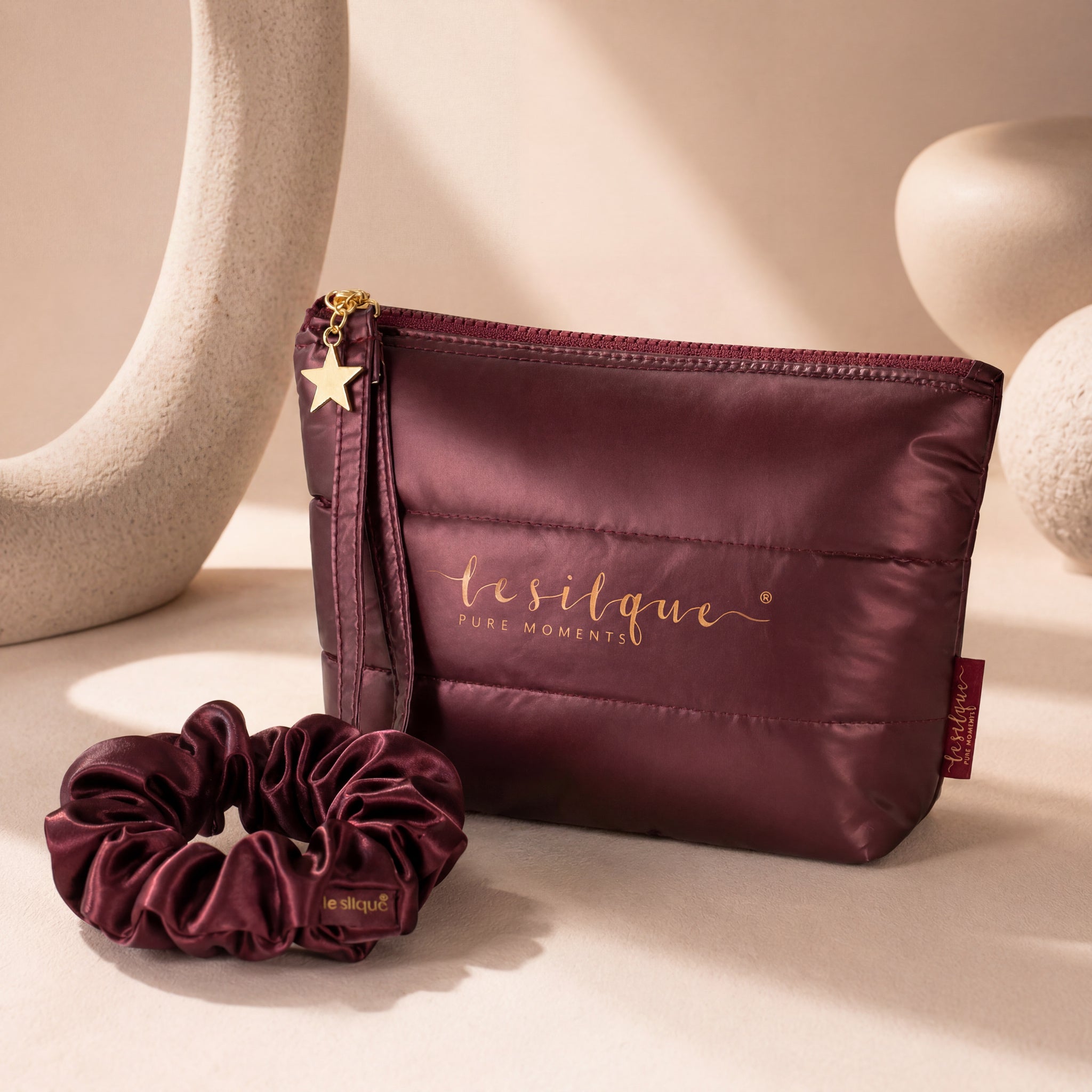 Zestaw beauty BURGUNDY – kosmetyczka, gumka i płatki pod oczy | LE SILQUE